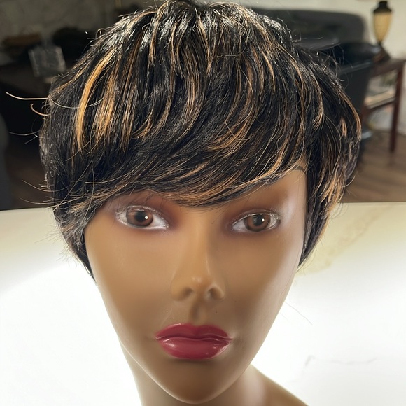 💯% HUMAN Hair, Short, Pixie, longer on top, black, highlighted - Picture 9 of 14